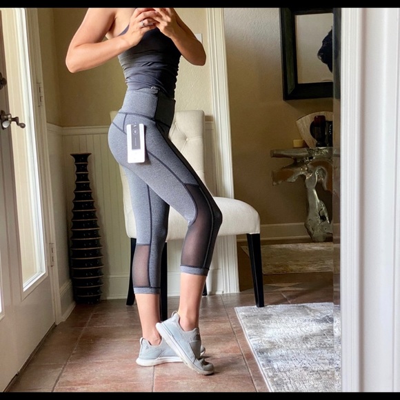 HUGE LULULEMON SALE!!! - Picture 11 of 16